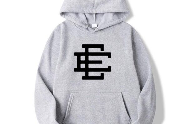 Everyday Hoodie Outfits That Always Look Chic Everyday Hoodie Outfits That Always Look Chic