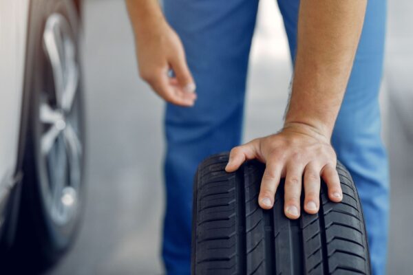 Deestone Tyres: The Most Affordable Choice for First-Time Car Owners in the UAE